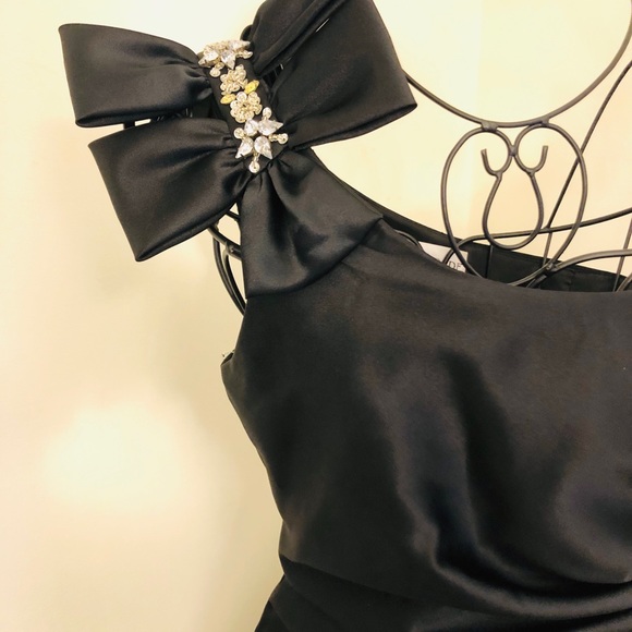 ✅ MASQUERADE dress. Size5/6 - Picture 2 of 8